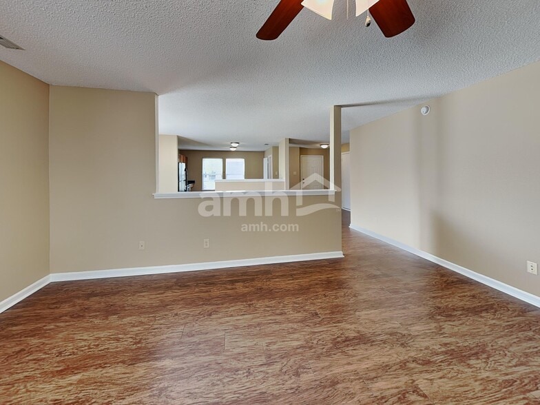 Building Photo - 7588 Hollow Reed Ct