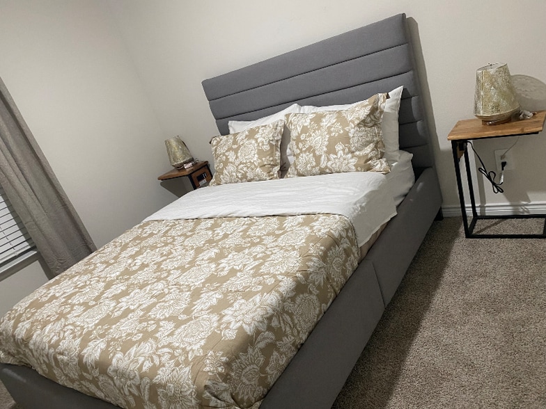 Primary Photo - 8129 Trudy Ln