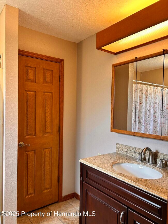 Building Photo - 2284 Champlain Ave