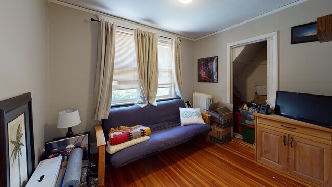 Building Photo - 70 Larch St