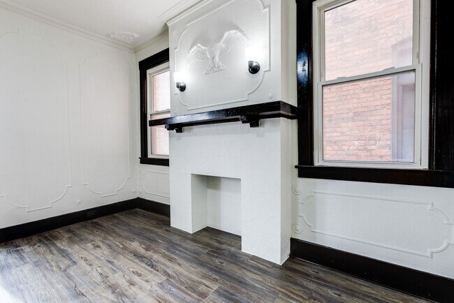 Building Photo - 609 E Warrington Ave