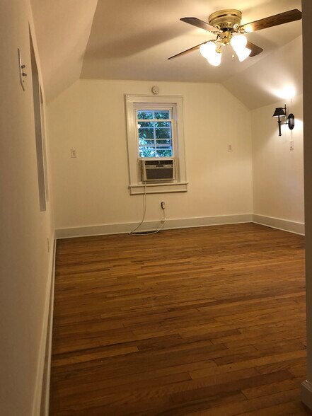 Building Photo - 873 Highland Ave NW