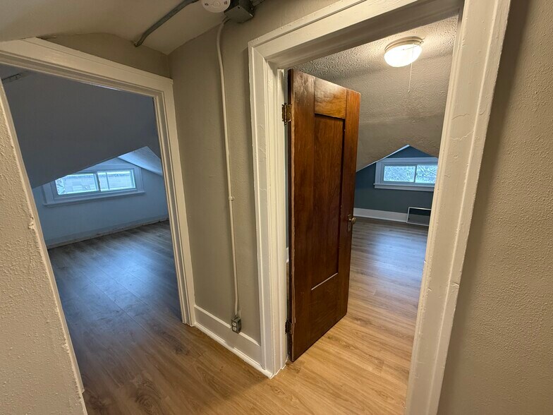 Building Photo - 1160 Monroe Ave