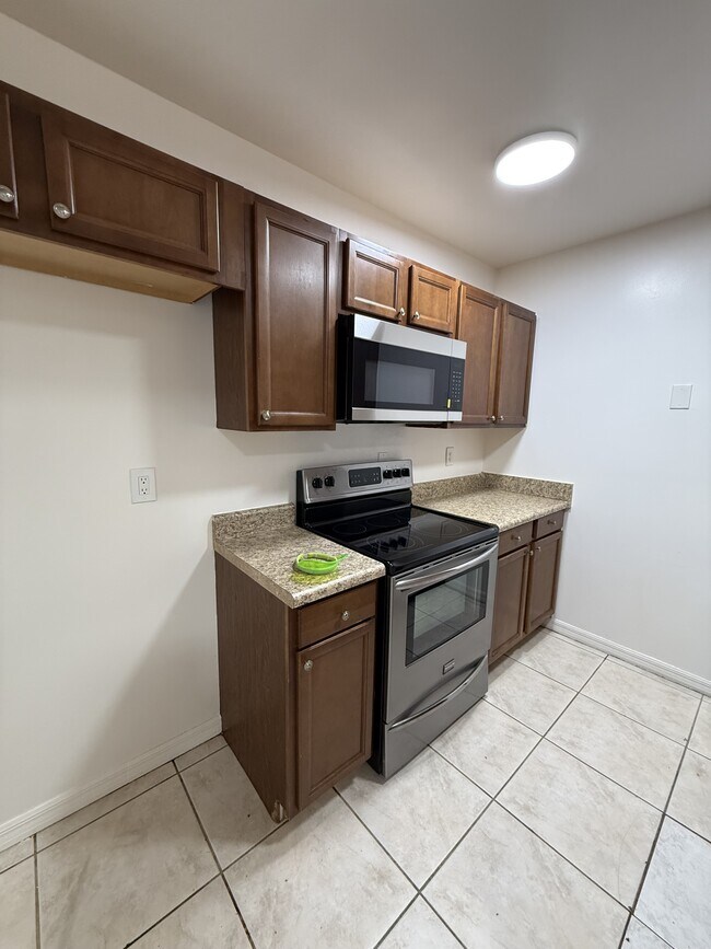 Building Photo - 2912 NW 55th Ave
