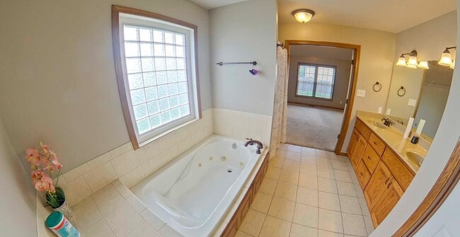 Building Photo - Fenced In Yard + Patio + Pet Friendly + St...