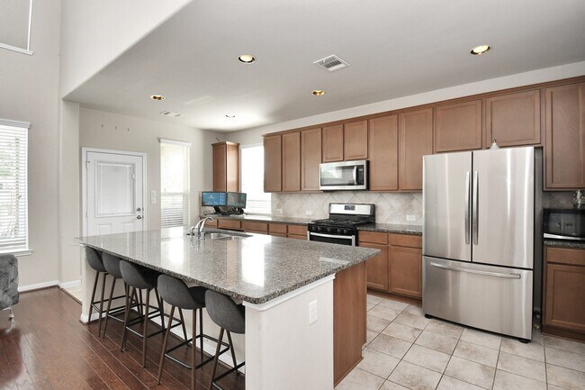 Building Photo - 8002 Mesquite Hill Ln