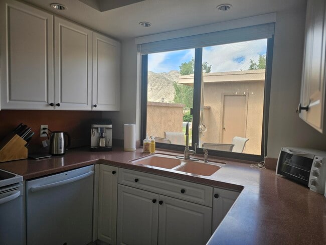 Building Photo - 101 La Cerra Dr