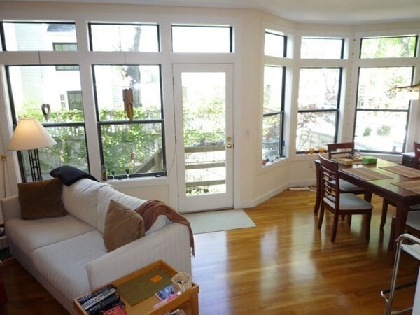 Building Photo - 13 Roberts Rd