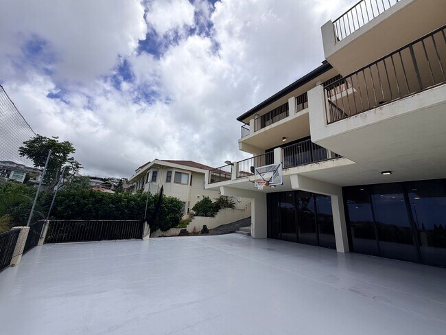 Building Photo - Waialae Iki | Nearly 5,000 Sq. Ft. with Breathtaking Ocean Views