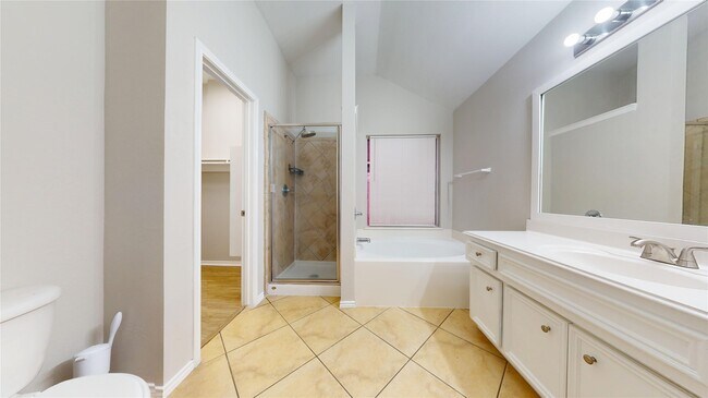 Building Photo - 16611 Cheshire Grove Ln
