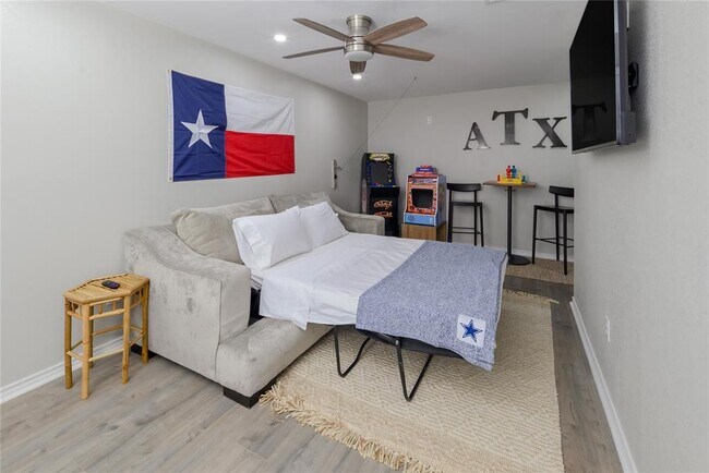 Building Photo - 1651 Chippeway Ln