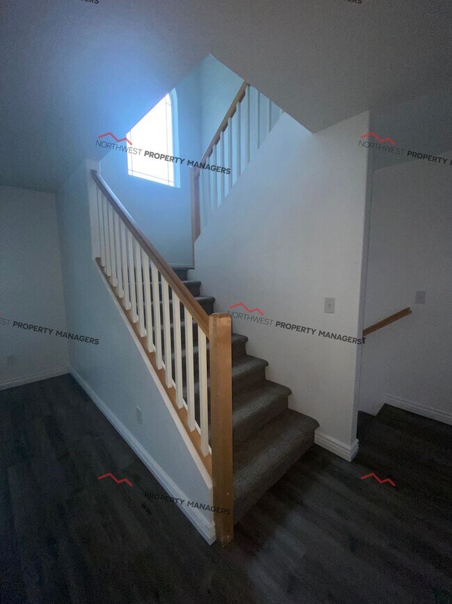 Building Photo - STATUS: AVAILABLE | R256 | $2595