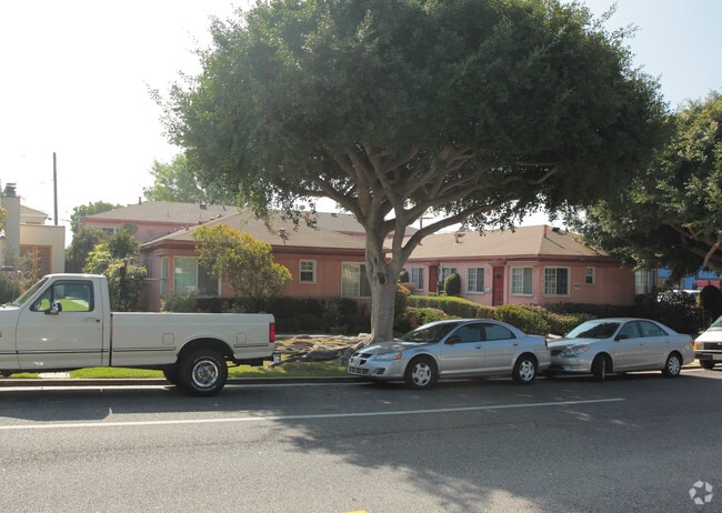 Primary Photo - 820-824 Pearl St