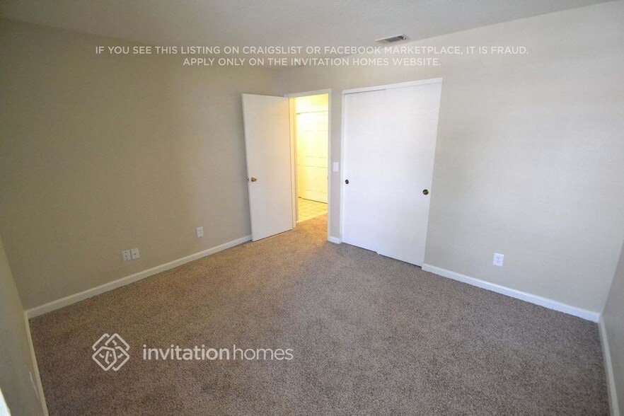 Building Photo - 5032 Laguna Park Dr