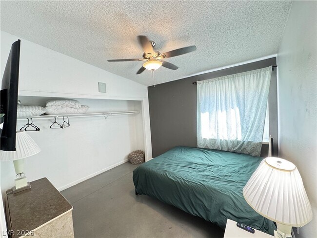 Building Photo - 7267 Sixshooter Dr