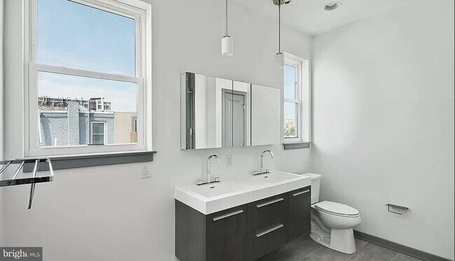 Building Photo - 2646 Janney St