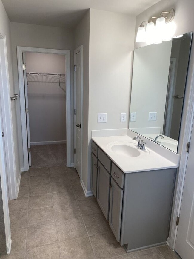 Building Photo - Coming Soon!!!  Townhome in Ardrey North
