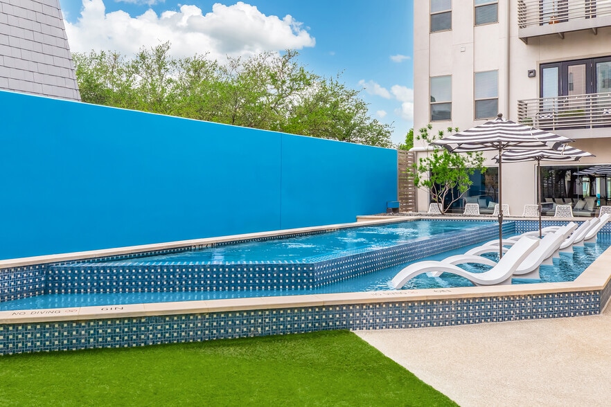 Primary Photo - Bandera at Preston Hollow