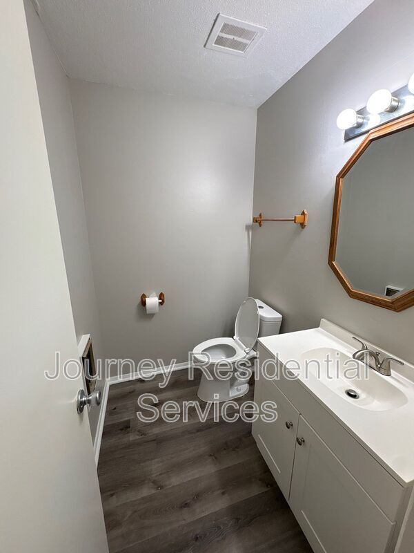 Building Photo - 1602 Ballymena Dr