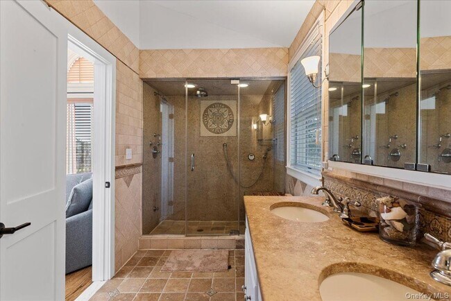 Building Photo - 20 Alanson Ln