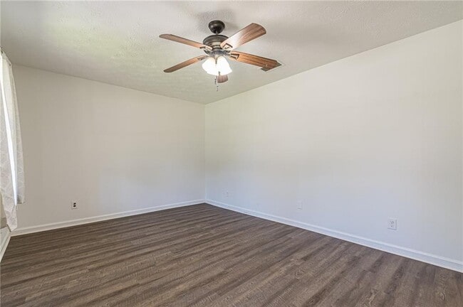 Building Photo - 926 Live Oak Ct