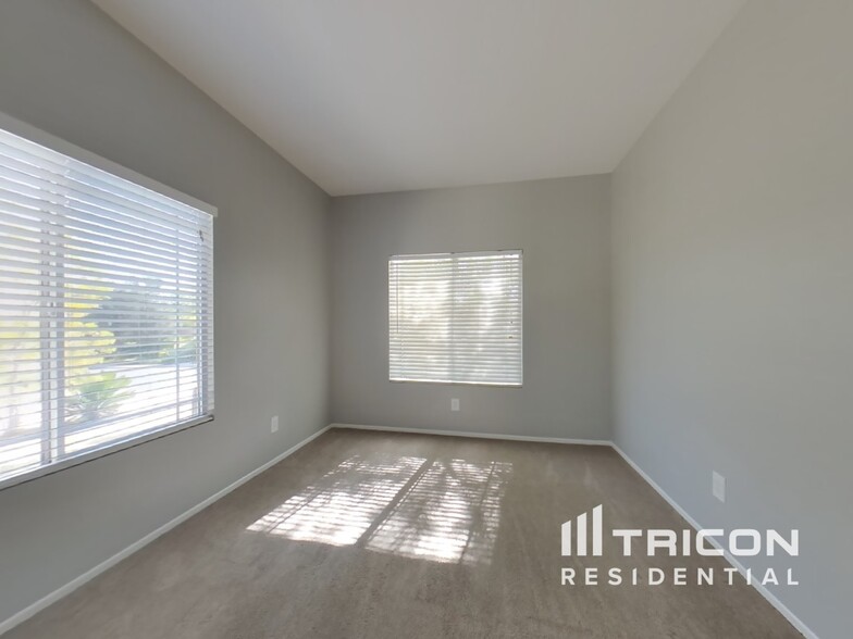 Building Photo - 43756 Alcoba Dr