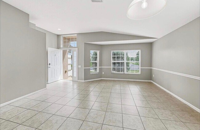 Building Photo - 30237 Glenham Ct