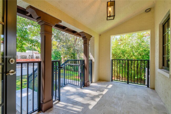 Building Photo - 519 Alhambra Cir