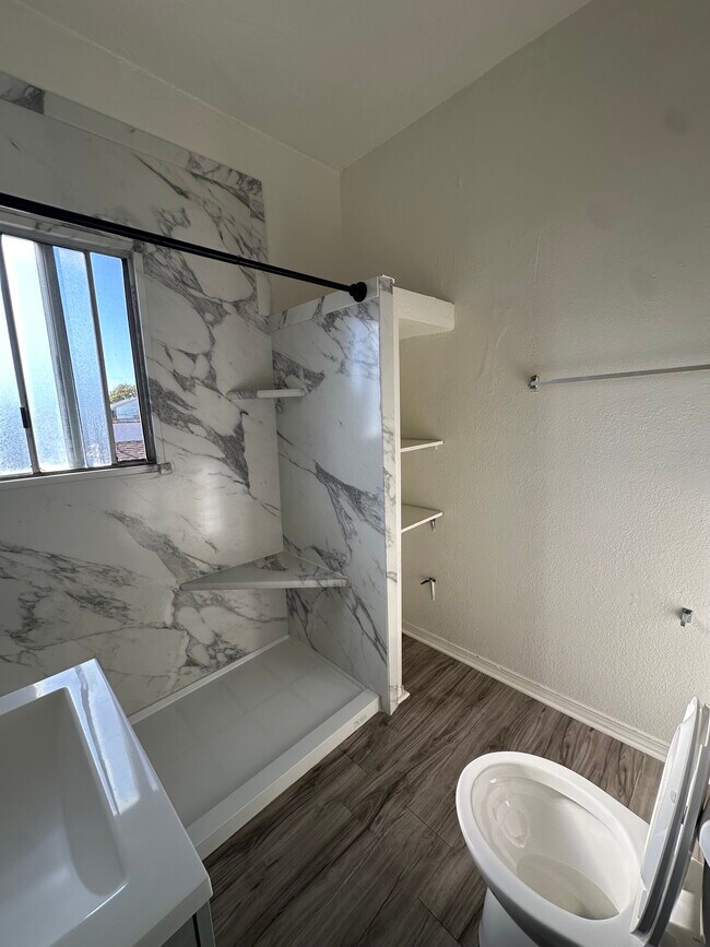 Bathroom - 1125 W 85th St