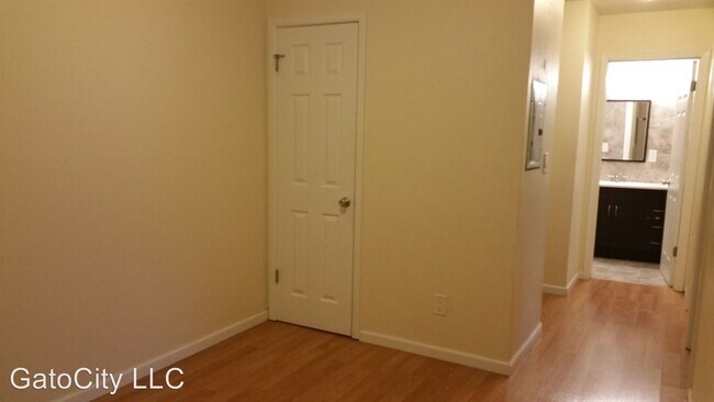 Building Photo - 2342 S Austin St