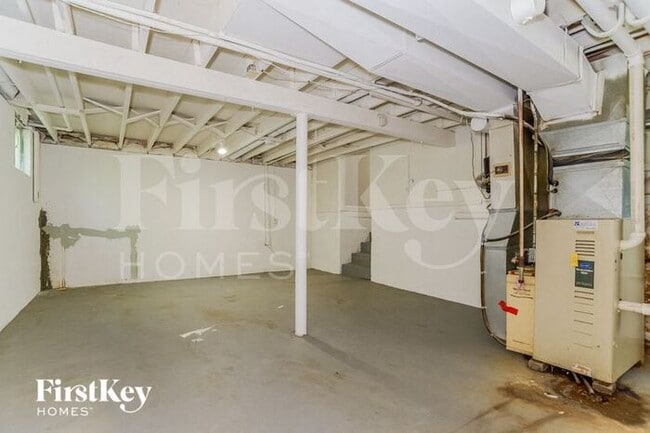 Building Photo - 8305 E 110th St