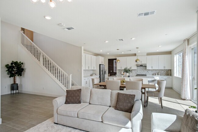 Building Photo - 2480 Iverstone St