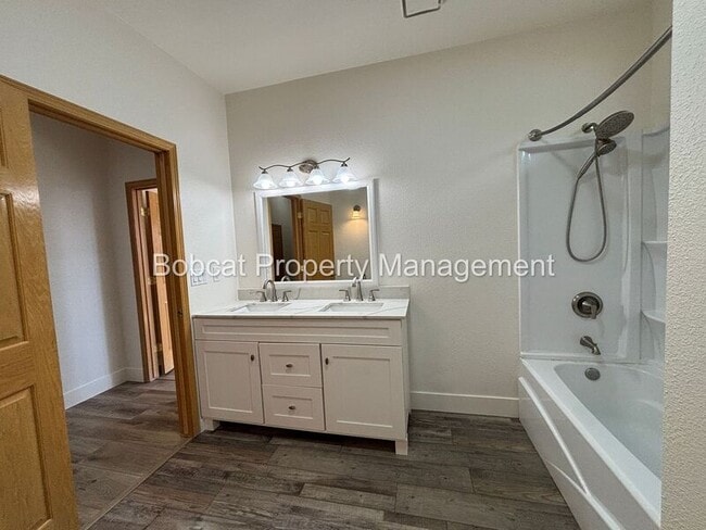 Building Photo - 1300 Bridle Way