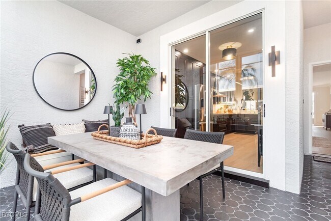 Building Photo - 1765 Cape Coral Pkwy E