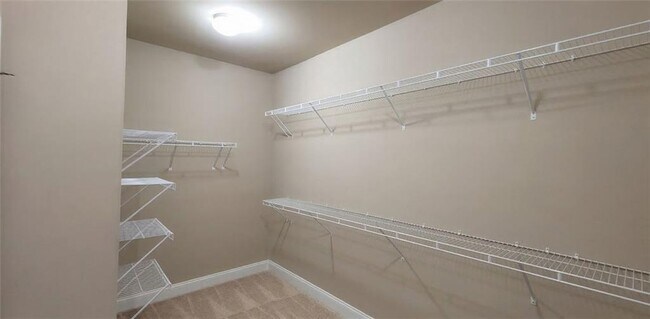 Building Photo - 4215 Hopewell Manor Dr