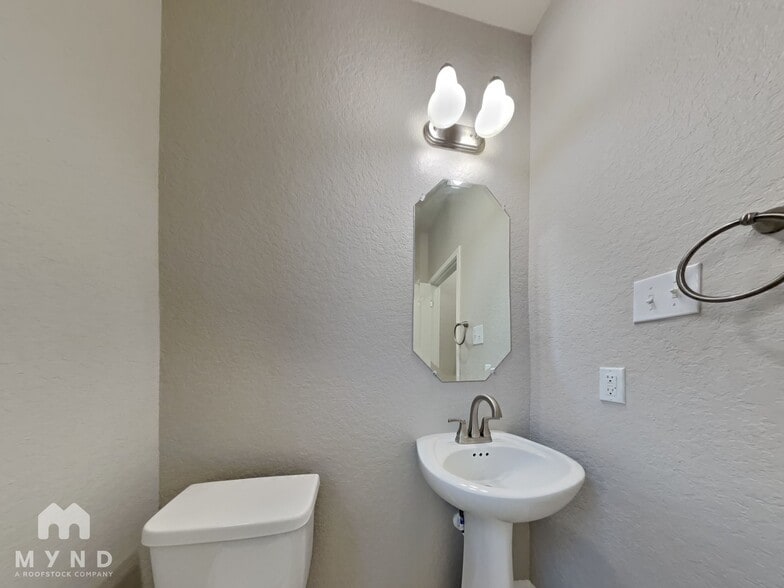 Building Photo - 11335 Decidedly