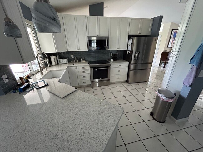 Building Photo - Immaculate home for rent.