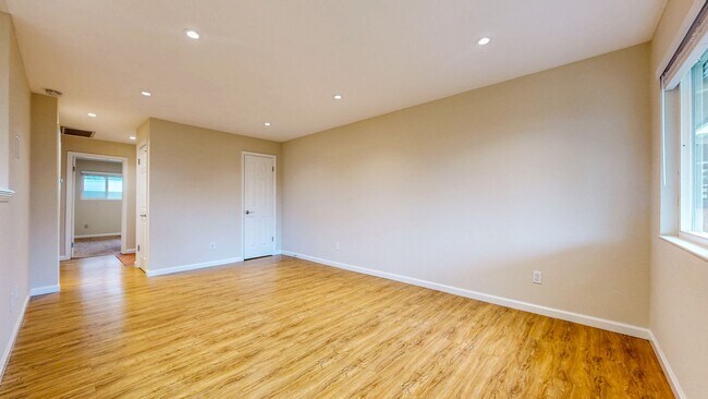 Building Photo - 1145 Edwards St