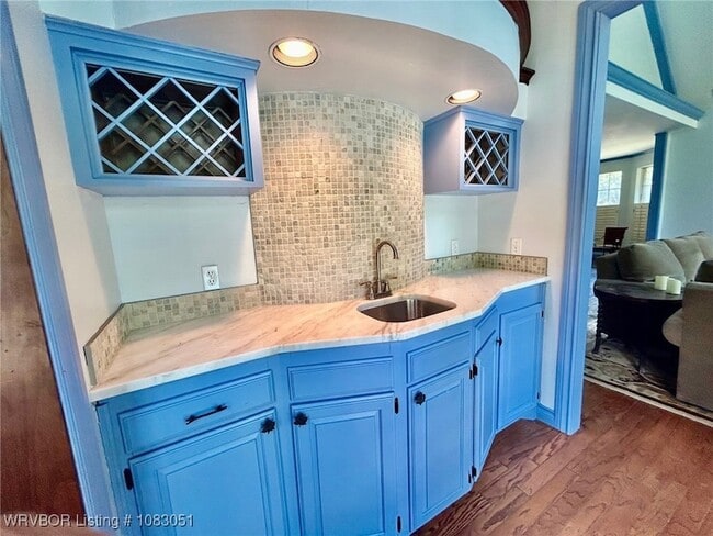 Building Photo - 1801 Oak Forest Dr
