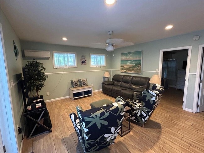 Building Photo - 770 Bay Esplanade