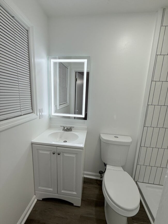 Building Photo - Completely updated 3br+bonus/2ba home in convenient location