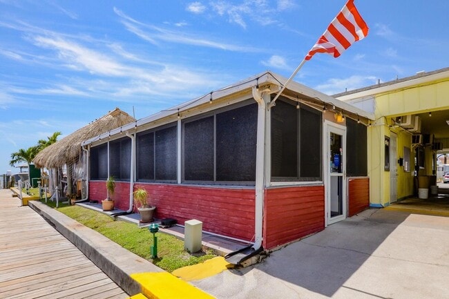 Building Photo - 122 Nettles Blvd
