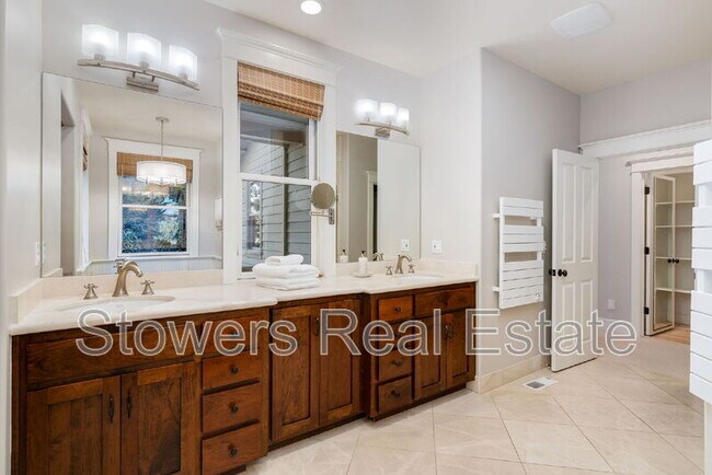 Building Photo - 775 Kirkcrest Rd