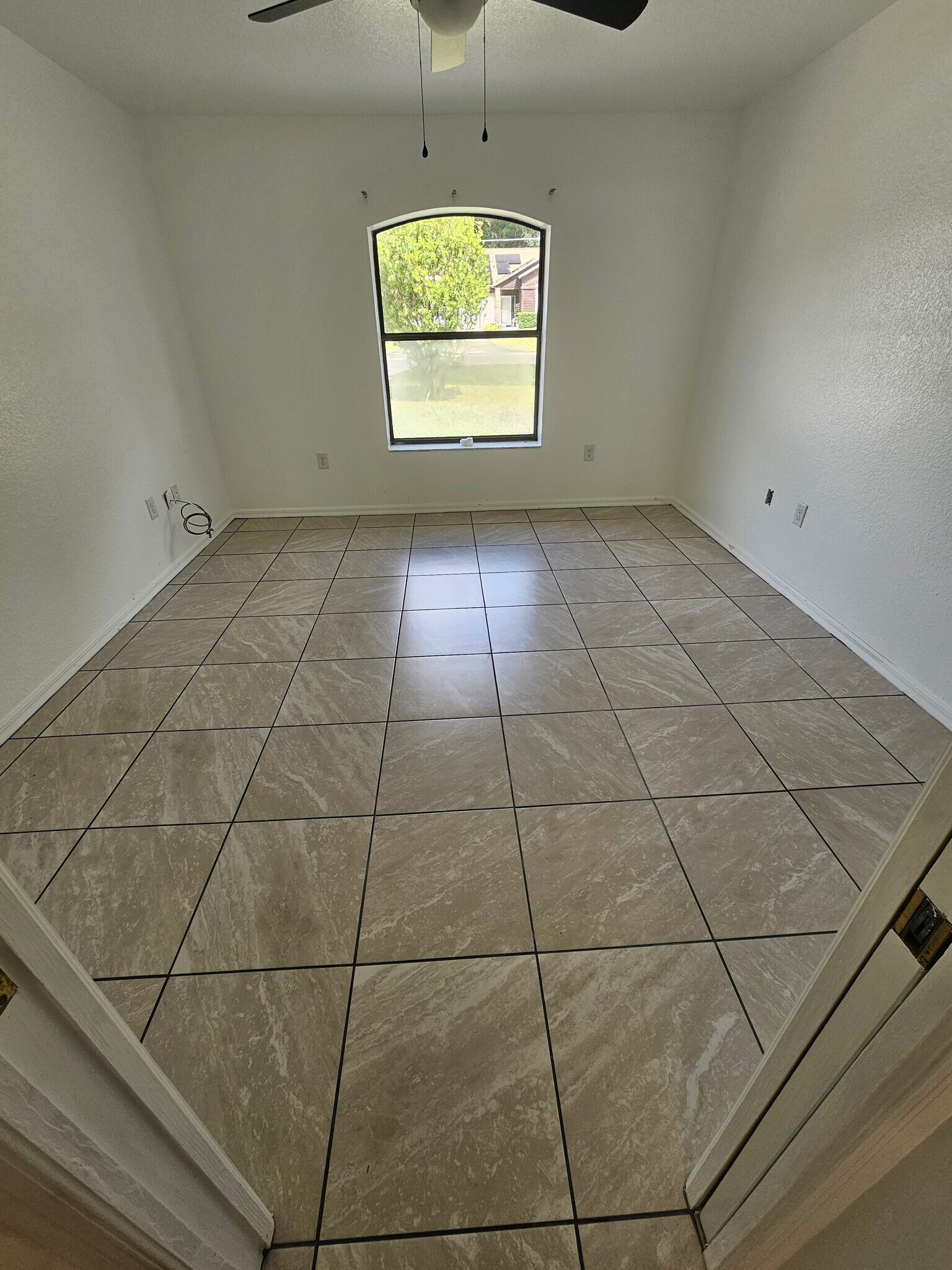 Building Photo - 3370 NE 42nd Pl