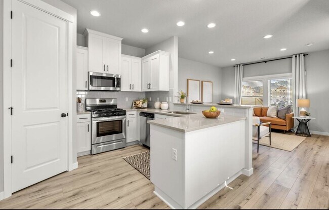 Building Photo - Brand New & Beautiful !  Holt Home-3 BR 2....