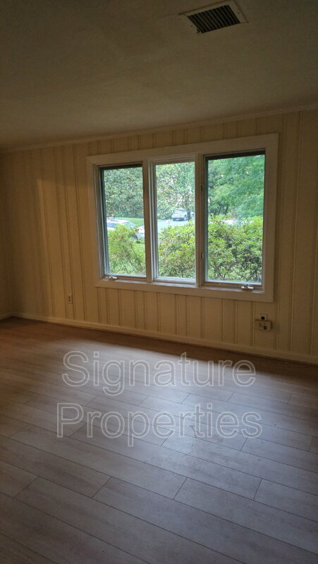 Building Photo - 8402 Kalb Rd