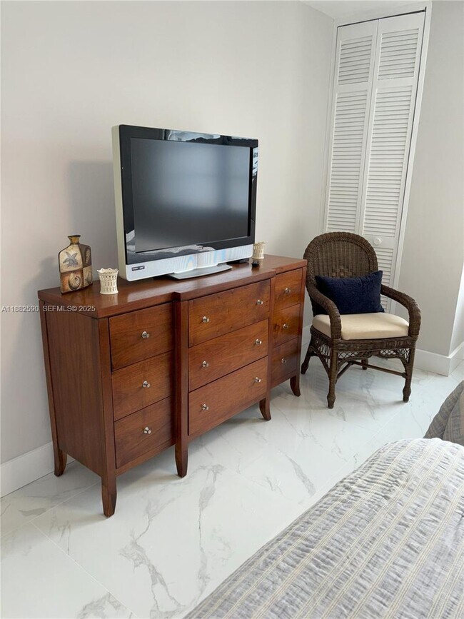 Building Photo - 5701 Collins Ave