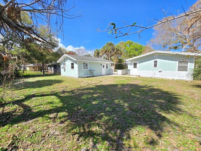 Building Photo - 1955 10th Pl