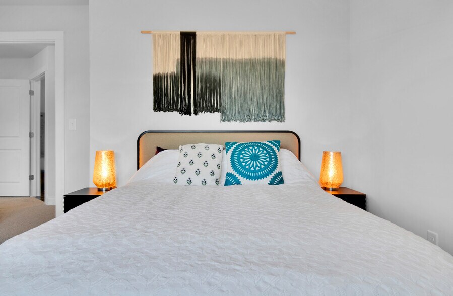 Building Photo - 9038 Henry Thoreau Rd