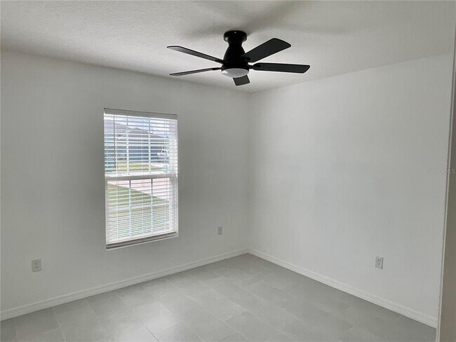 Building Photo - 270 Hyacinth Ct